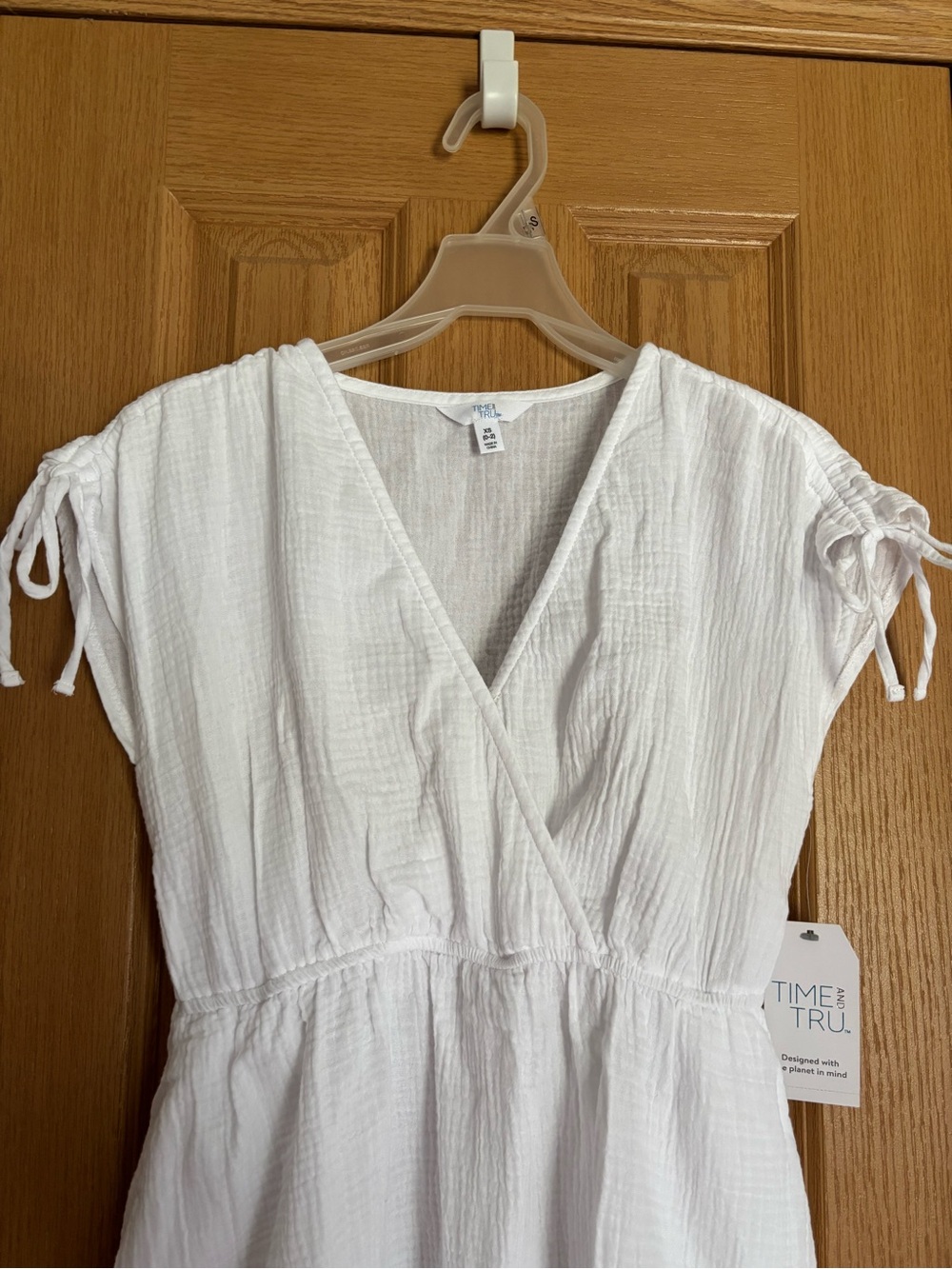 Time and Tru White V-Neck Summer Dress - Picture 4 of 15